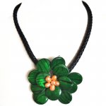 18 inches Natural Leather One Round Green Shell Flower Necklace