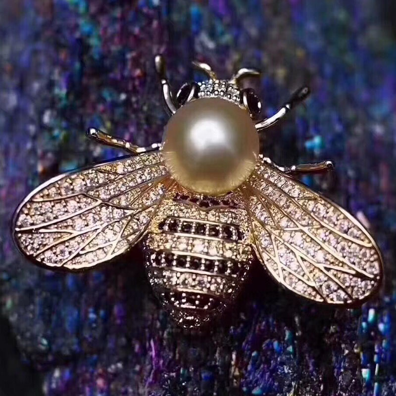Bumblebee Style 9-10mm Genuine Natural Round South Sea Pearl Brooch