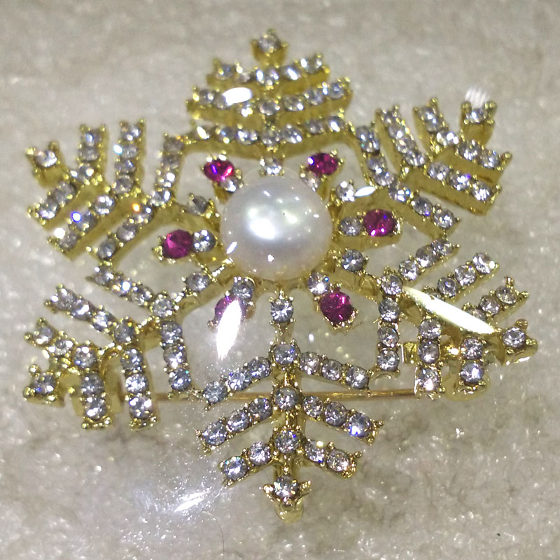 Wholesale Golden Snowflake Style Natural White Button Pearl Brooch