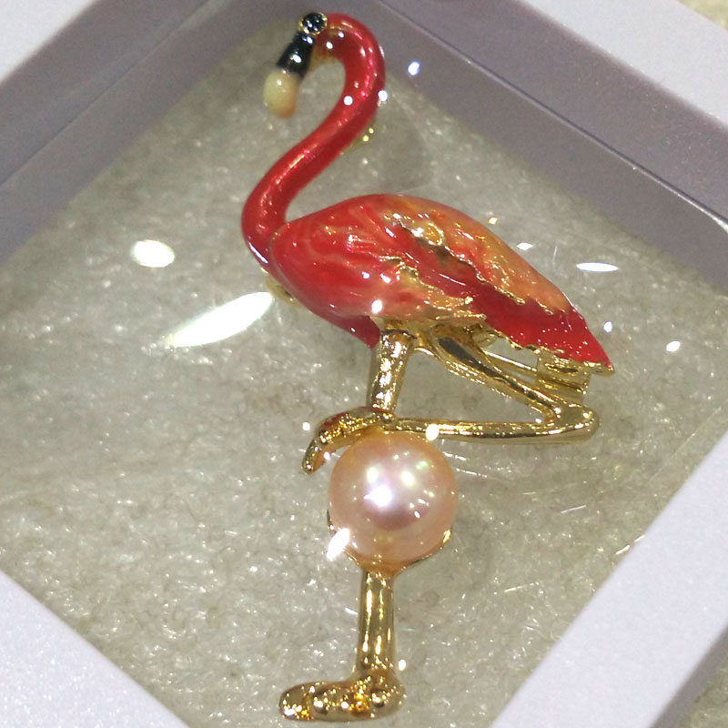 Wholesale Red Flamingo Style Natural Pink Button Pearl Brooch