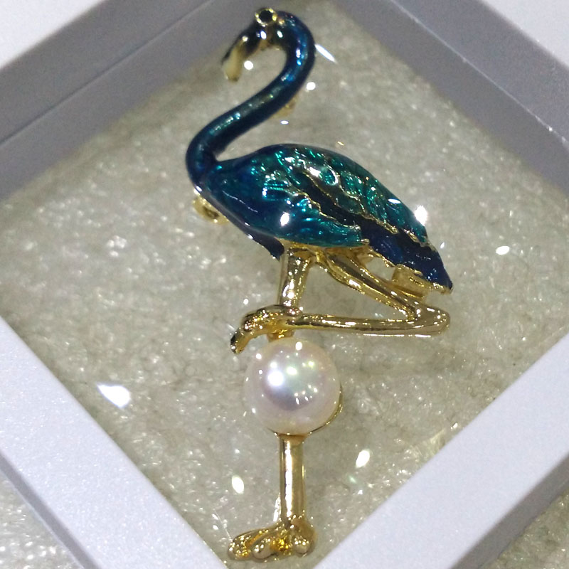 Wholesale Blue Flamingo Style Natural White Button Pearl Brooch
