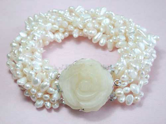 7.5 inches 4-5 mm White Oval Pearl Bracelet with Jade Clasp
