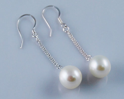 AAA 10mm Natural White Round Pearl Earring with 925 Silver Stud