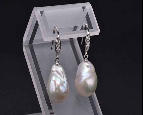 15x30mm White Baroque Pearls Earring With 925 Silver Hook