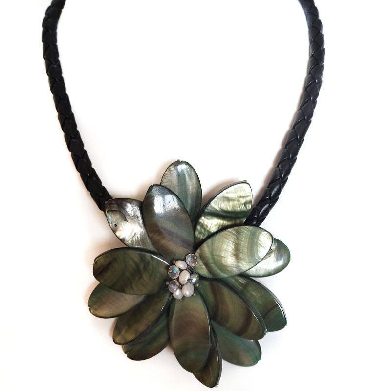 18 inches Natural Leather One Dark Green Shell Flower Necklace
