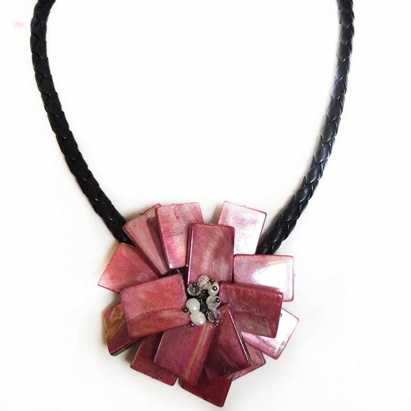 18 inches Natural Leather One Rose Square Shell Flower Necklace