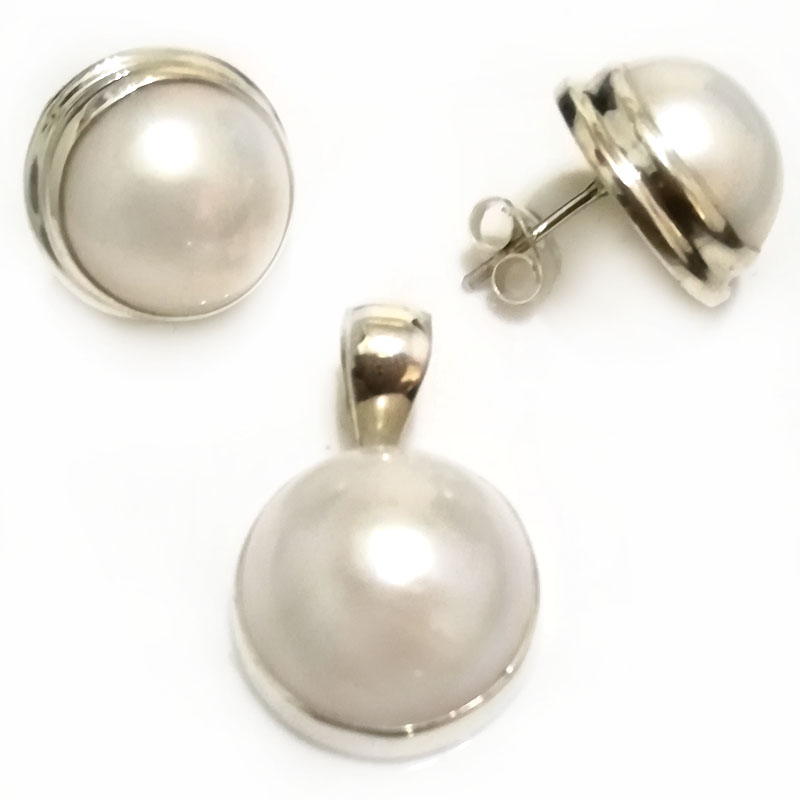 16-17mm AAA Natural Round White Mabe Pearl 925 Silver Pendent