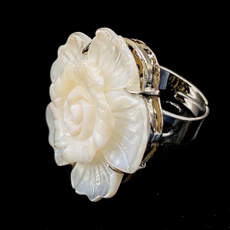 #8 35mm Natural White Hand Carved Adjustable Flower Shell Ring