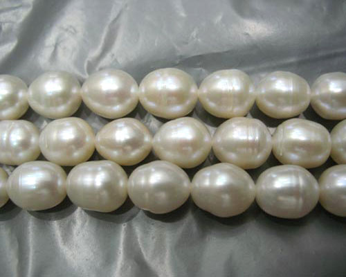 16 inches 9-10mm White Rice Pearls Loose Strand