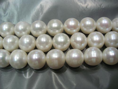 16 inches AA 10-11mm White Round Fresh Water Pearls Loose Strand