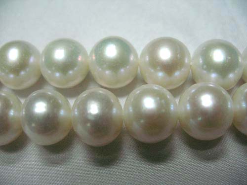 16 inches AA 12-13 mm White Round Freshwater Pearls Loose Strand