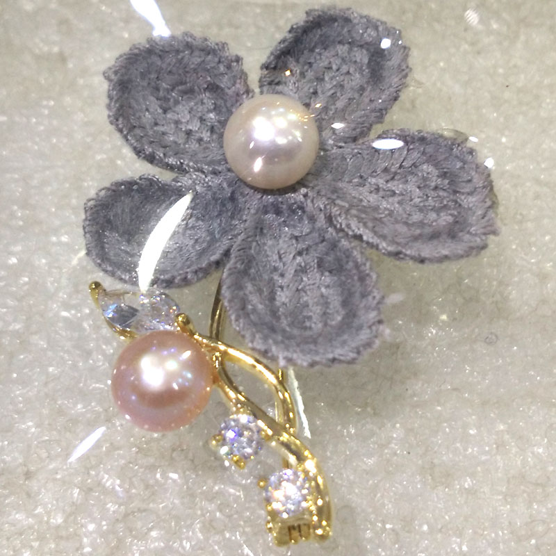 Wholesale Violet Flower Style Natural Pink Button Pearl Brooch