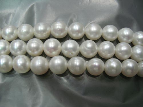 16 inches A 7-8 mm White Round Freshwater Pearls Loose Strand